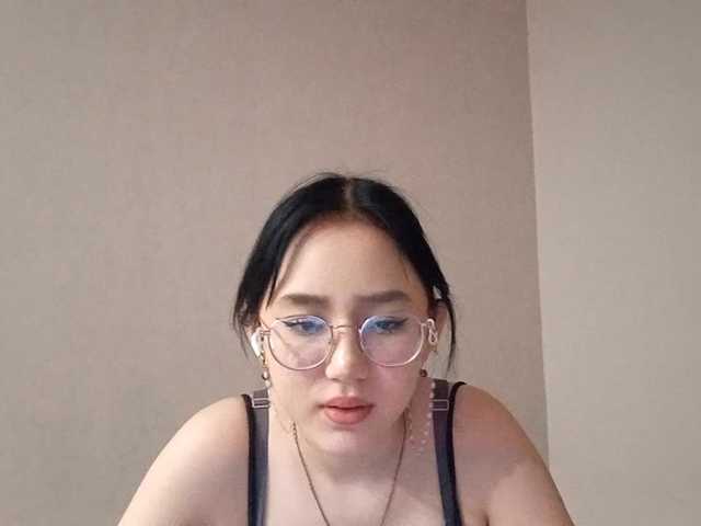 MyrleHenggeler's BongaCams show and profile