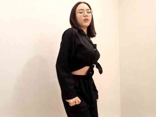 MyrleHenggeler webcam