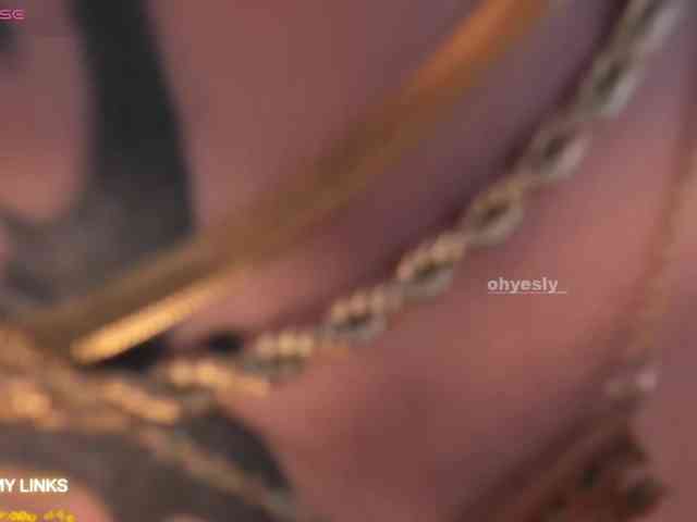 ohyesly Live Webcam on BongaCams