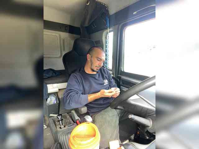 domnu-ozfutura Live Webcam on BongaCams