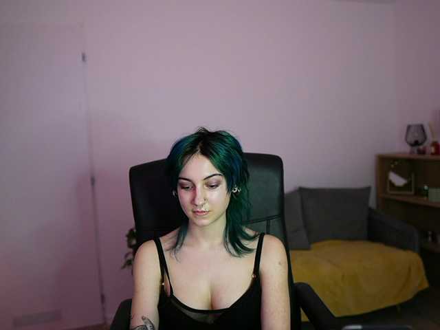 le modèle stacyx3 est en webcam porno dans un show sur le site bongacams, il possède les tags suivants: White/Caucasian,Brunette,Shaved