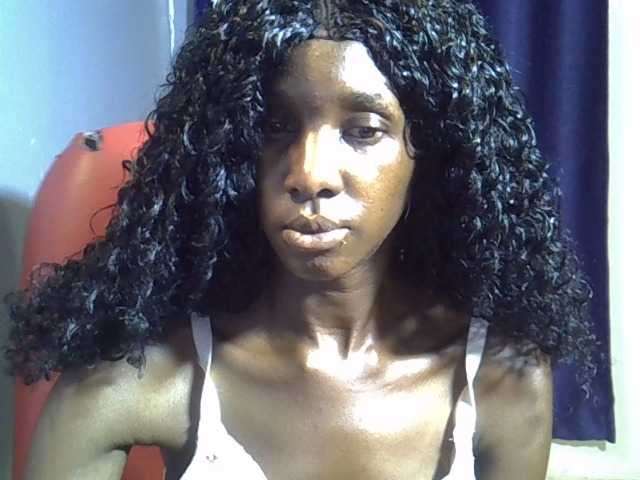 Petitebetty's BongaCams show and profile