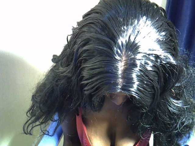 Petitebetty's BongaCams show and profile