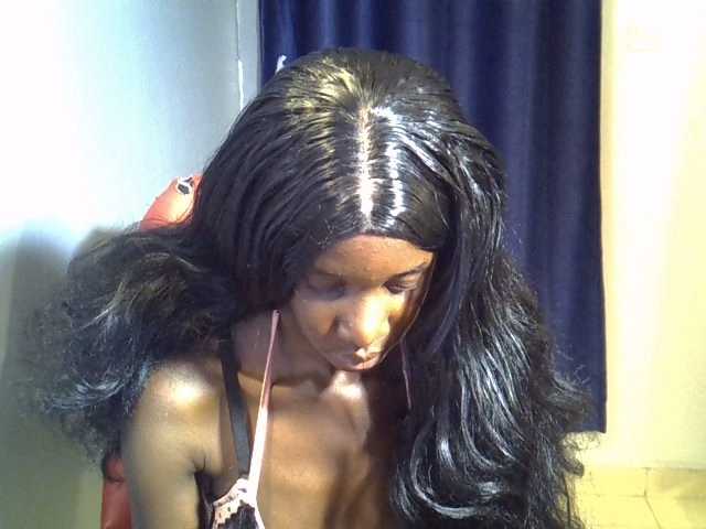 Petitebetty's BongaCams show and profile