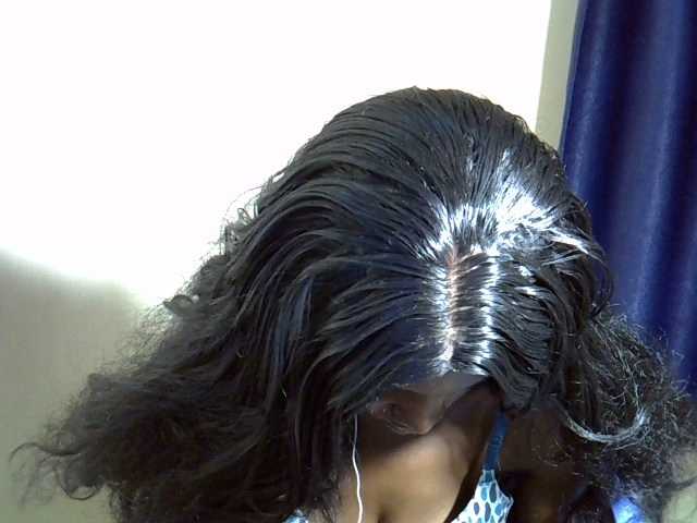 Petitebetty's BongaCams show and profile