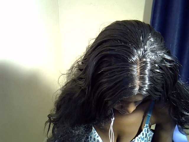 Petitebetty's BongaCams show and profile