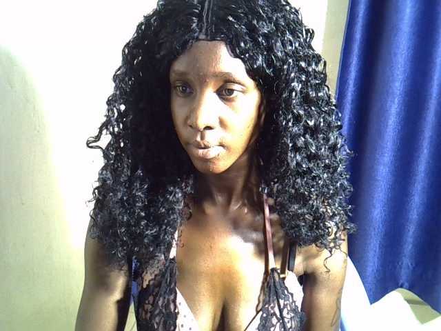 Petitebetty's BongaCams show and profile