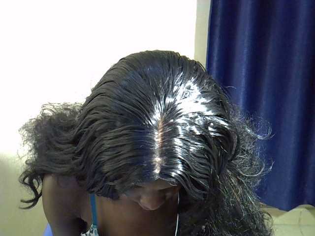 Petitebetty's BongaCams show and profile