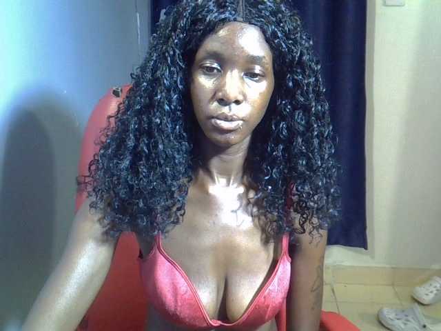 Petitebetty's BongaCams show and profile