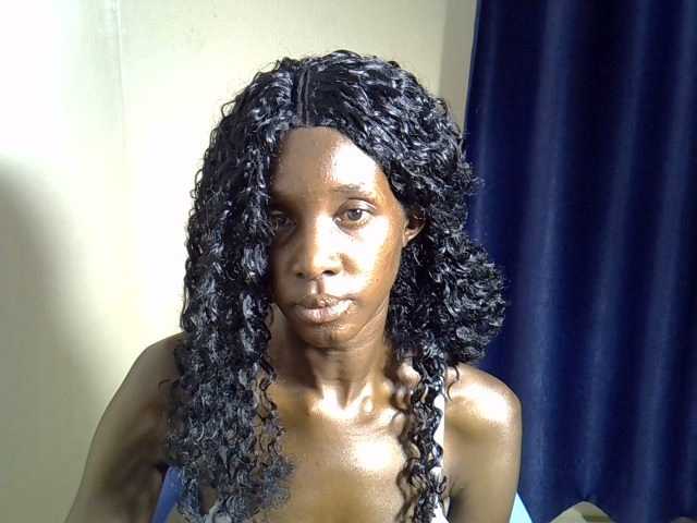 Petitebetty's BongaCams show and profile