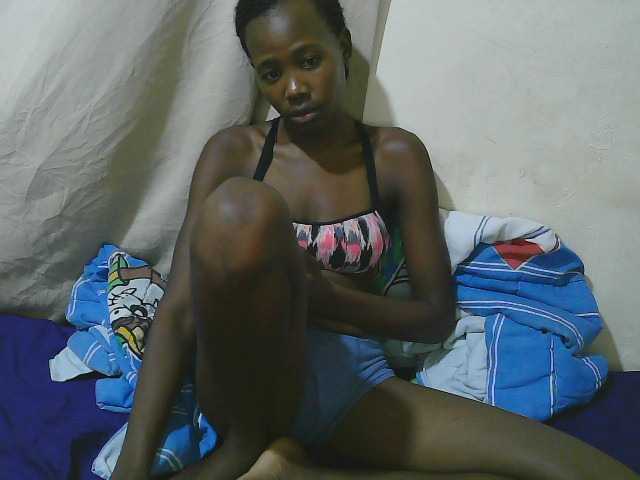 le modèle queen-slender est en webcam porno dans un show sur le site bongacams, il possède les tags suivants: Ebony,Brunette,Trimmed