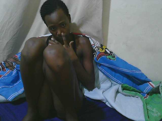 le modèle queen-slender est en webcam porno dans un show sur le site bongacams, il possède les tags suivants: Ebony,Brunette,Trimmed