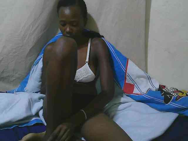 queen-slender Live Webcam on BongaCams