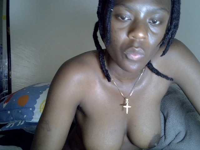 Blackdiva-11's BongaCams show and profile