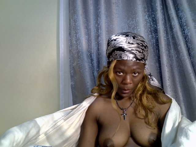 Blackdiva-11's BongaCams show and profile