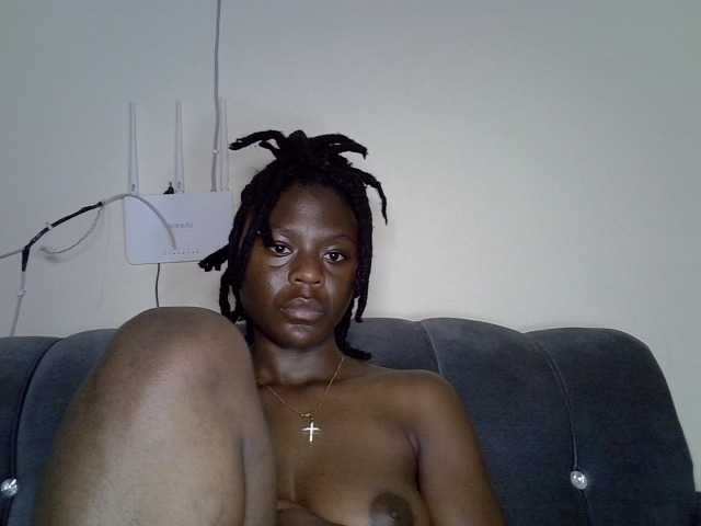 Blackdiva-11's BongaCams show and profile