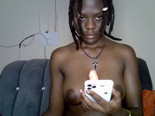 Blackdiva-11's BongaCams show and profile