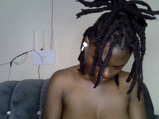 Blackdiva-11's BongaCams show and profile