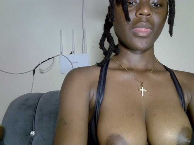 Blackdiva-11's BongaCams show and profile