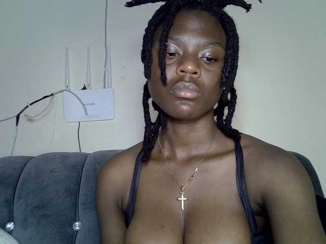 Blackdiva-11's BongaCams show and profile