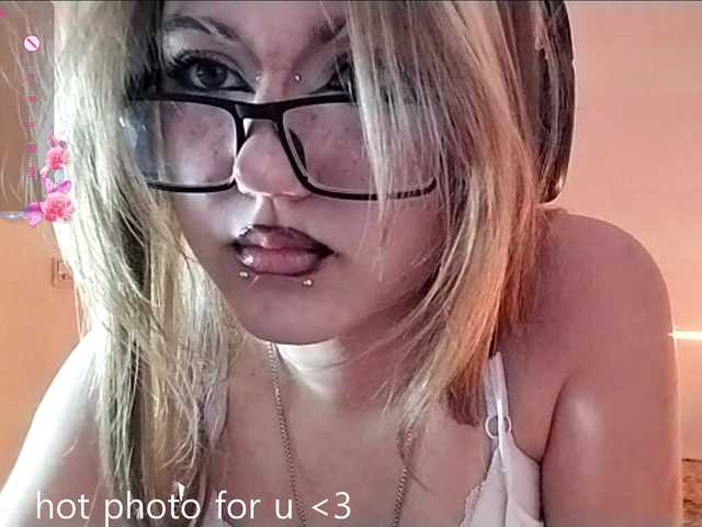 RosemaryTrundle's BongaCams show and profile