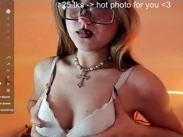 RosemaryTrundle's BongaCams show and profile