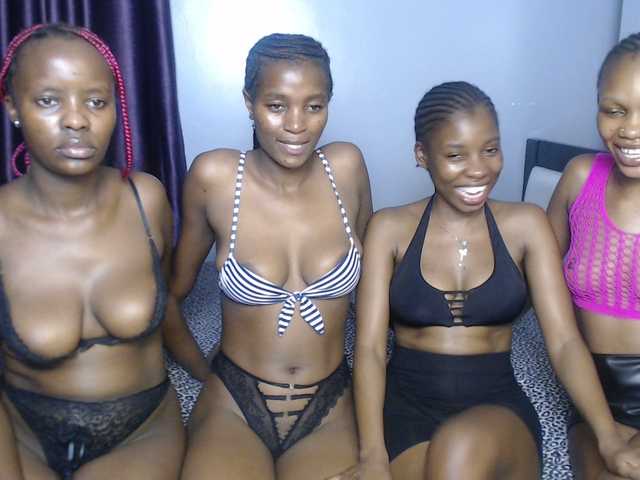 VelvetCuties live cam