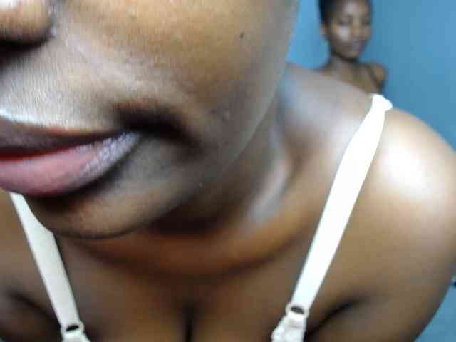 VelvetCuties Live Webcam on BongaCams