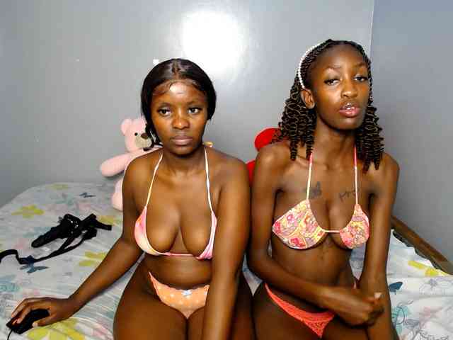 VelvetCuties Live Webcam on BongaCams