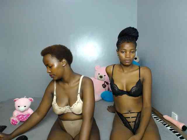 VelvetCuties webcam