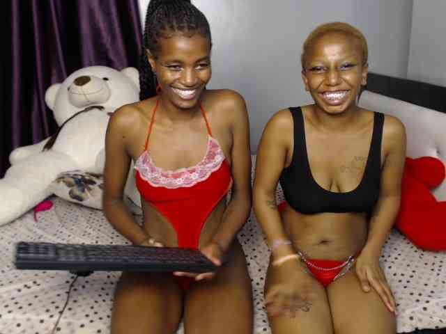VelvetCuties webcam