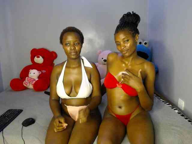 VelvetCuties Live Webcam on BongaCams