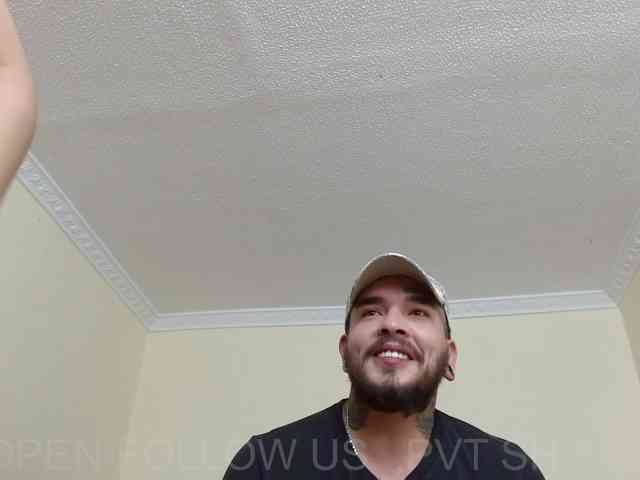 Ariaandnick webcam