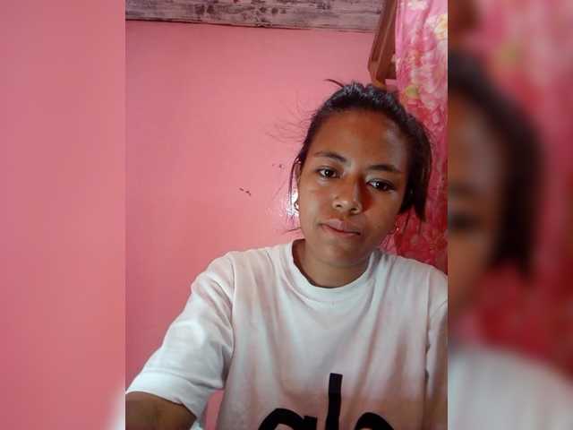 le modèle Rudih est en webcam porno dans un show sur le site bongacams, il possède les tags suivants: Ebony,Brunette,Trimmed