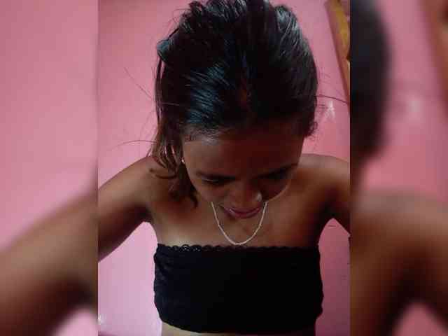 Rudih Live Webcam on BongaCams