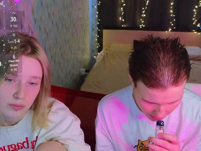 KissMeTwicee model profile