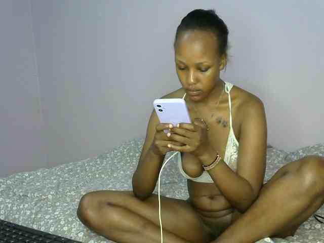 Prettyley Live Webcam on BongaCams