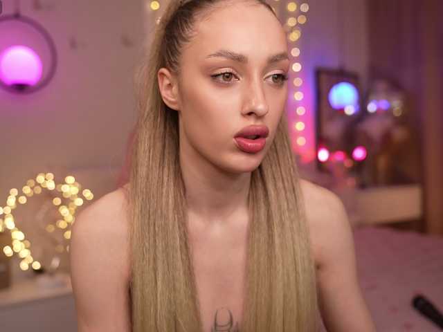 MilaLuxury's BongaCams show and profile