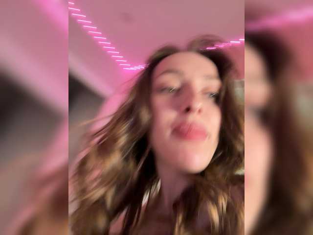 MilaLuxury's BongaCams show and profile