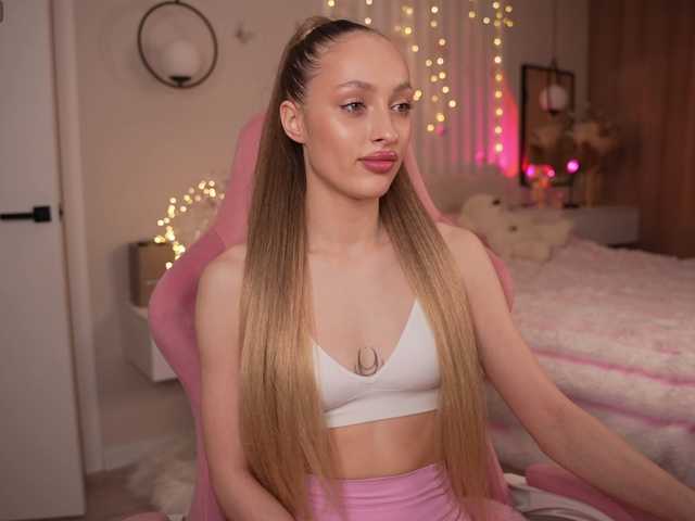 MilaLuxury's BongaCams show and profile