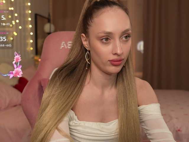 MilaLuxury's BongaCams show and profile