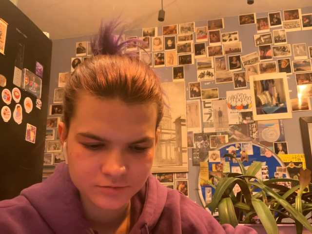 VernieRonco's BongaCams show and profile