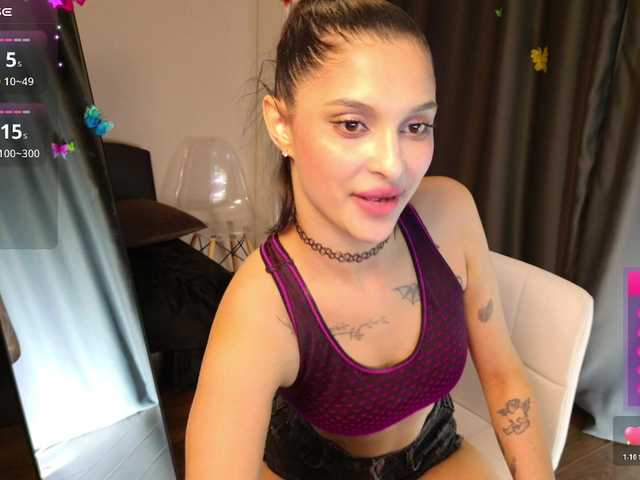 le modèle Eva_Sterling_ est en webcam porno dans un show sur le site bongacams, il possède les tags suivants: Latino/Hispanic,Brunette,Shaved