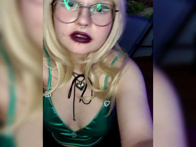 BattyGothic02 live cam