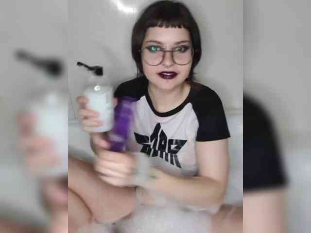 BattyGothic02 webcam