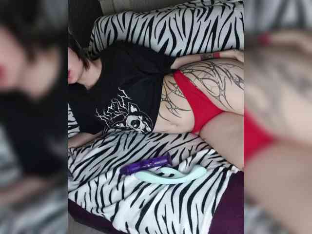 BattyGothic02 webcam