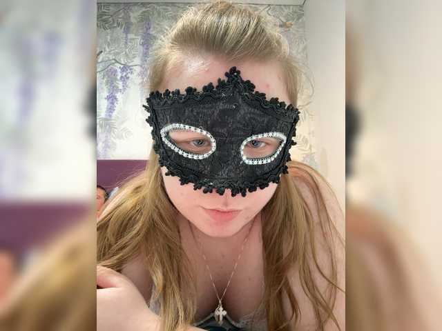 Elly34's BongaCams show and profile