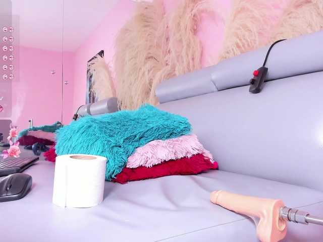 IamEngell's BongaCams show and profile