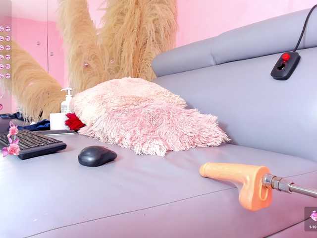 IamEngell's BongaCams show and profile