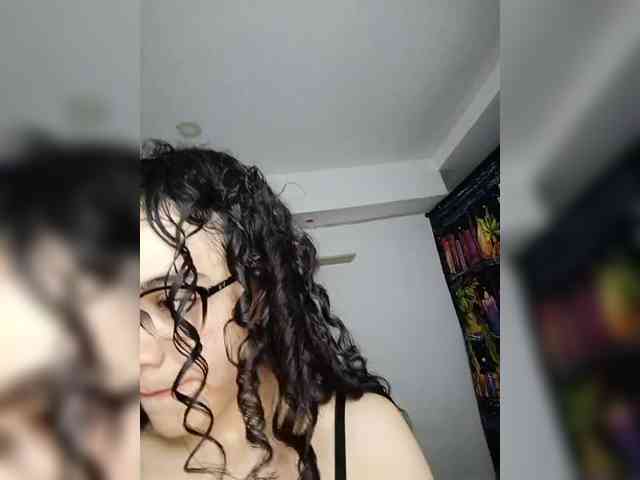 Iris-BonD Live Webcam on BongaCams